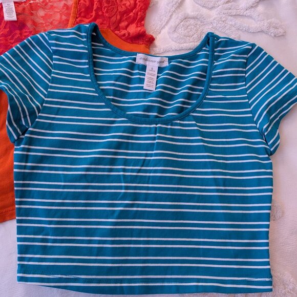 Lot of 3 ambiance apparel Small crop tops EUC - Picture 8 of 10
